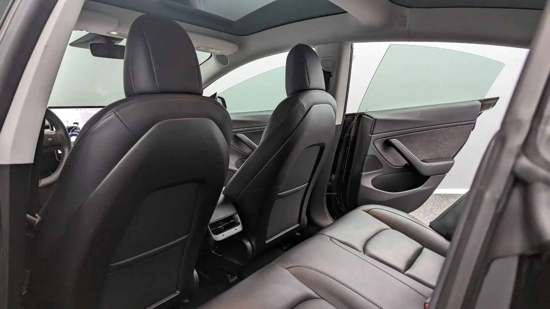 Model 3 Long Range Dual AWD*PANO*BLACK/BLACK