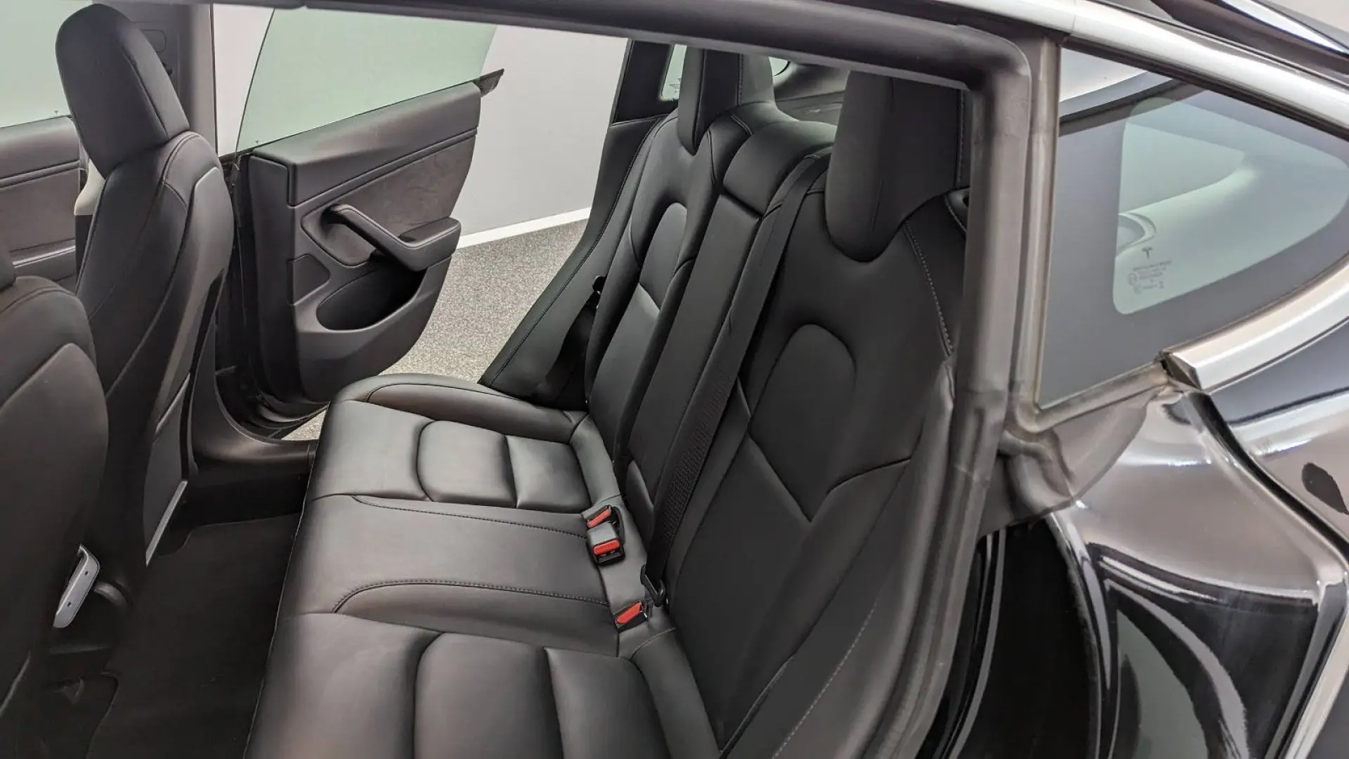 Model 3 Long Range Dual AWD*PANO*BLACK/BLACK