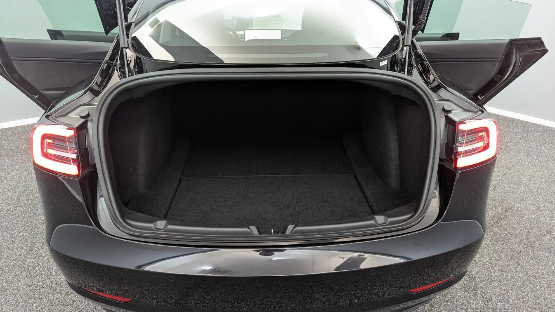 Model 3 Long Range Dual AWD*PANO*BLACK/BLACK