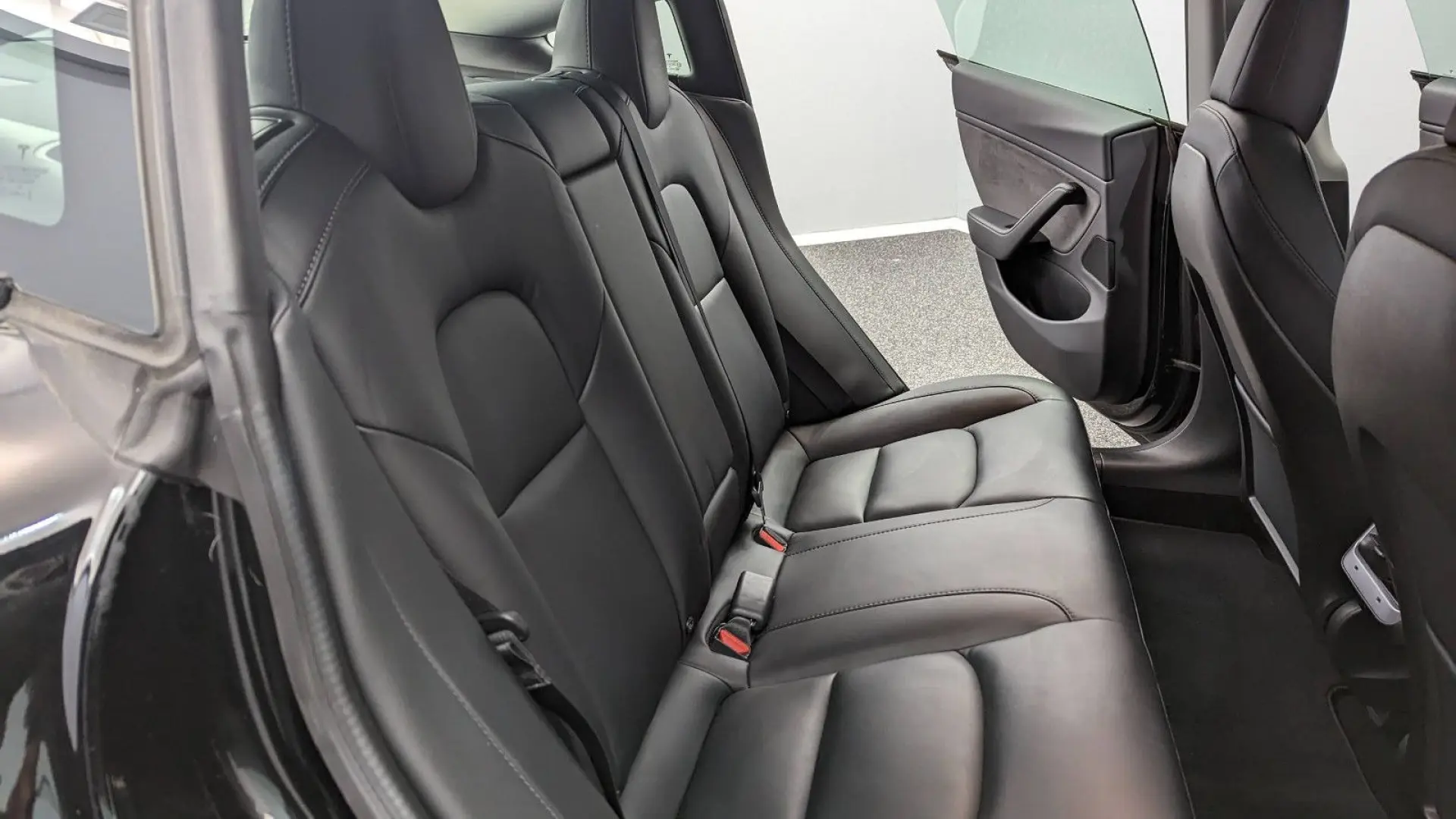 Model 3 Long Range Dual AWD*PANO*BLACK/BLACK