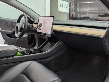 Model 3 Long Range Dual AWD*PANO*BLACK/BLACK
