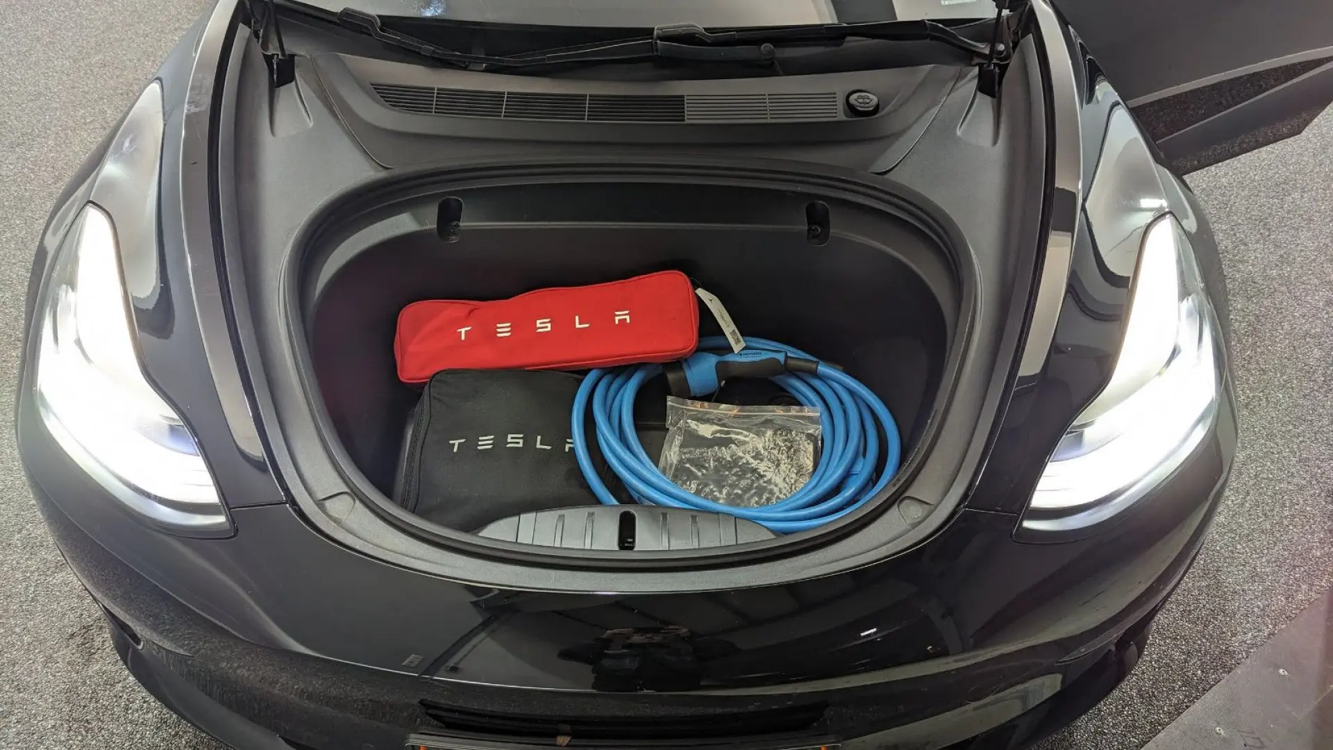 Model 3 Long Range Dual AWD*PANO*BLACK/BLACK