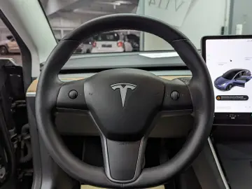 Model 3 Long Range Dual AWD*PANO*BLACK/BLACK