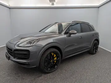Cayenne Turbo S E-Hybrid PANO PCCB MEGA