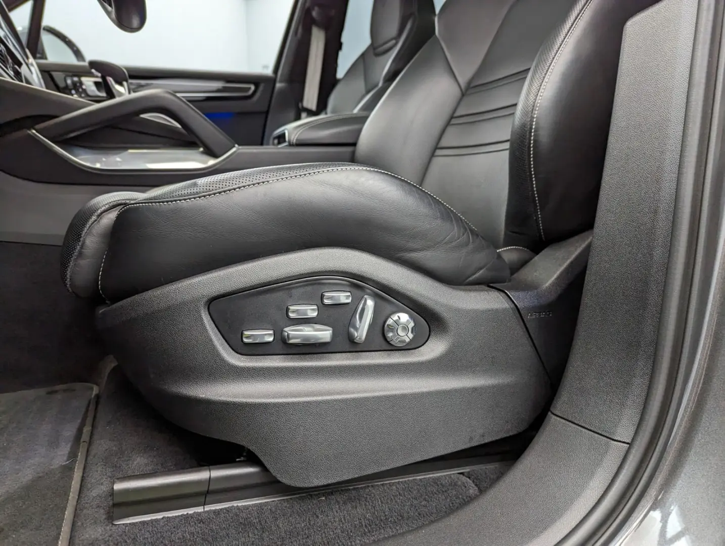 Cayenne Turbo S E-Hybrid*PANO*PCCB*MEGA