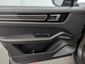 Cayenne Turbo S E-Hybrid*PANO*PCCB*MEGA