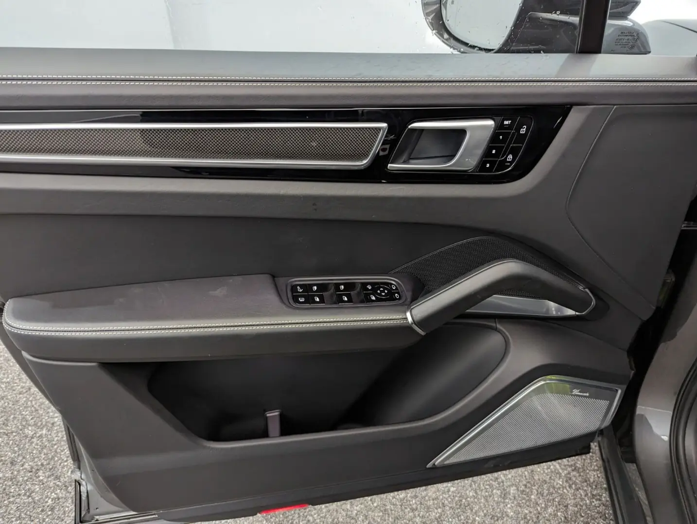 Cayenne Turbo S E-Hybrid*PANO*PCCB*MEGA