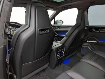 Cayenne Turbo S E-Hybrid*PANO*PCCB*MEGA