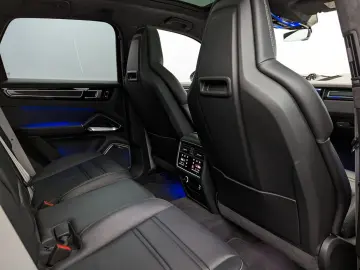 Cayenne Turbo S E-Hybrid*PANO*PCCB*MEGA