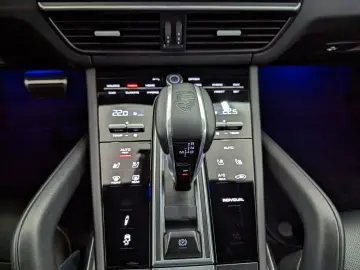 Cayenne Turbo S E-Hybrid*PANO*PCCB*MEGA