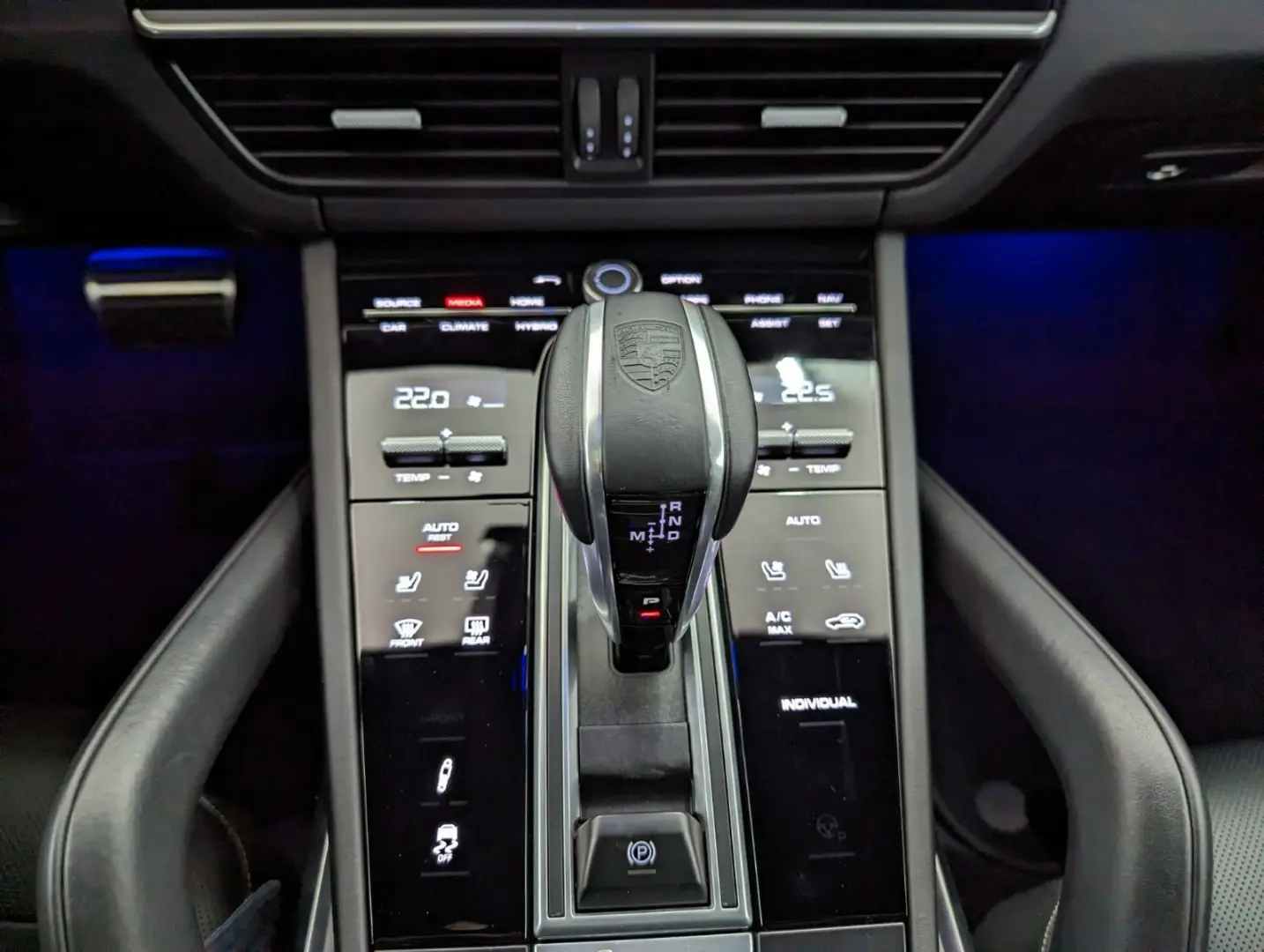Cayenne Turbo S E-Hybrid*PANO*PCCB*MEGA