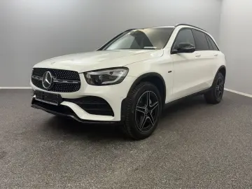 GLC 300de 4M AMG-LINE WIDE ACC PANO AHK BEAM