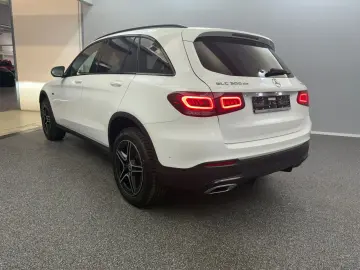 GLC 300de 4M AMG-LINE WIDE*ACC*PANO*AHK*BEAM