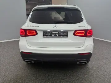 GLC 300de 4M AMG-LINE WIDE*ACC*PANO*AHK*BEAM