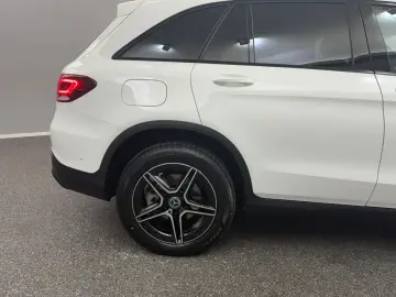 GLC 300de 4M AMG-LINE WIDE*ACC*PANO*AHK*BEAM