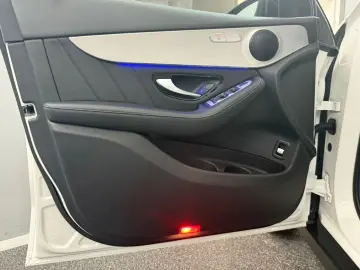 GLC 300de 4M AMG-LINE WIDE*ACC*PANO*AHK*BEAM