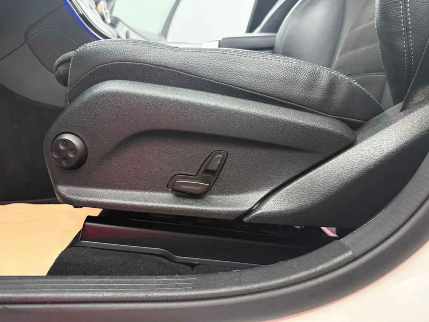GLC 300de 4M AMG-LINE WIDE*ACC*PANO*AHK*BEAM