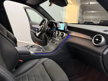 GLC 300de 4M AMG-LINE WIDE*ACC*PANO*AHK*BEAM