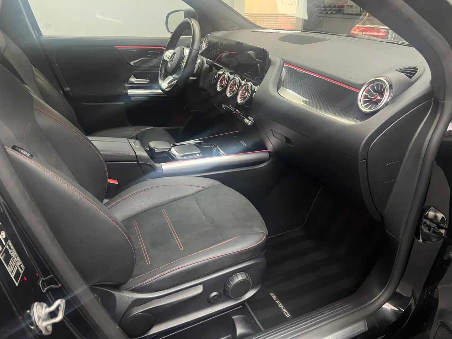 GLA 220d 4M AMG LINE*LED*ACC*DISTR+*KAM*WIDE
