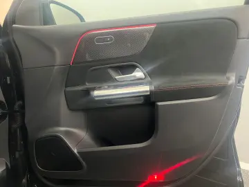 GLA 220d 4M AMG LINE*LED*ACC*DISTR+*KAM*WIDE