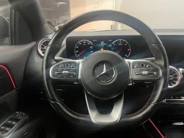 GLA 220d 4M AMG LINE*LED*ACC*DISTR+*KAM*WIDE