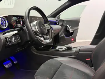 CLA 220 d AMG-LINE*PANO*MBEAM*KAM*AMBI-LIGHT*19Z