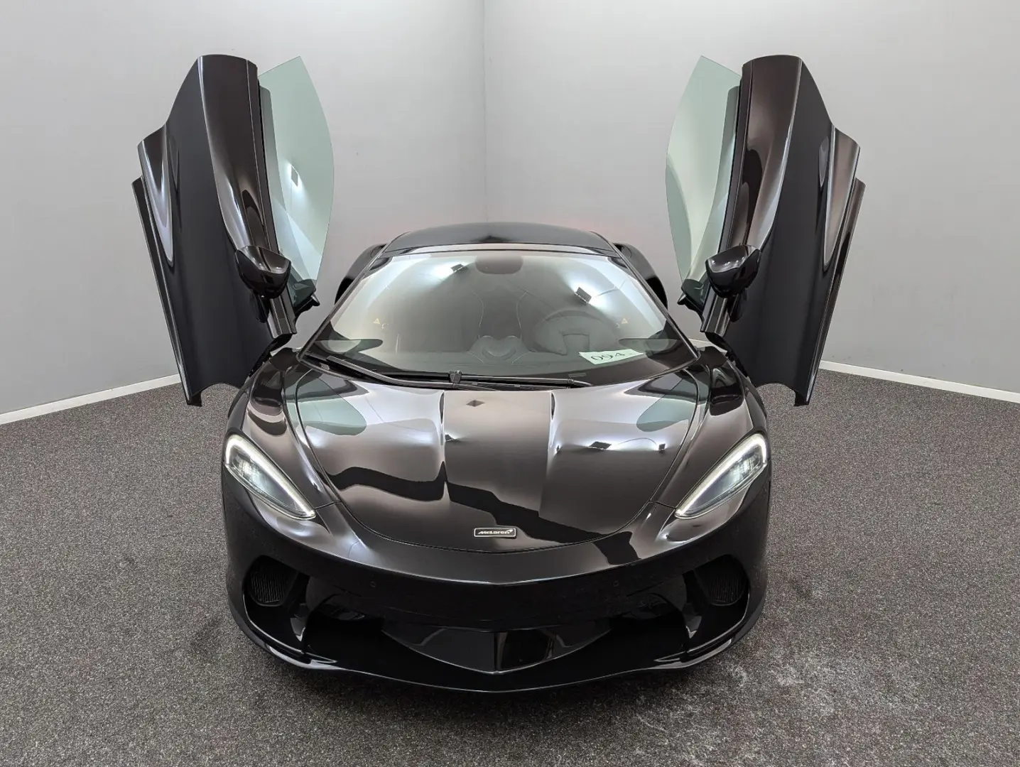 GT*MY2023*BLACK/BLACK*CARBON*FULL OPTIONS*B&W