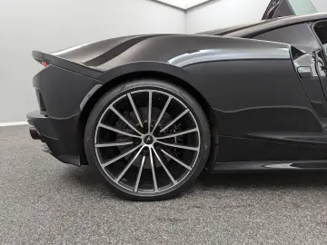 GT*MY2023*BLACK/BLACK*CARBON*FULL OPTIONS*B&W