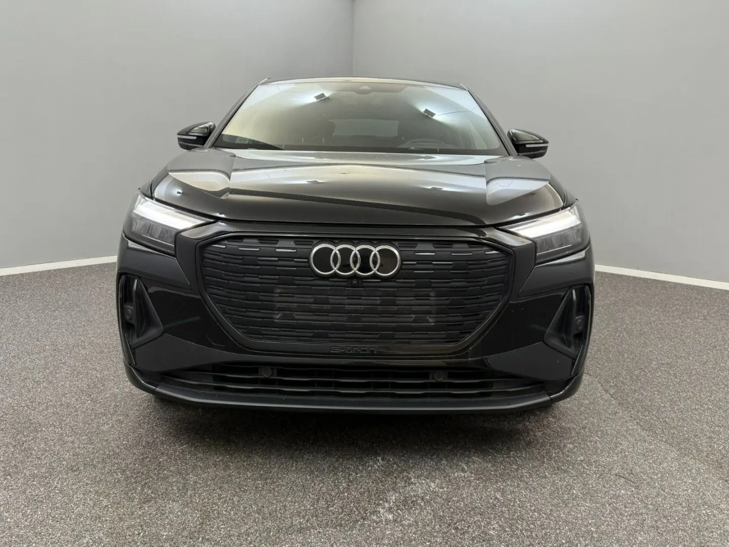 Q4 e-tron Sportback 35 e-tron S-LINE*VIRTUAL*LED