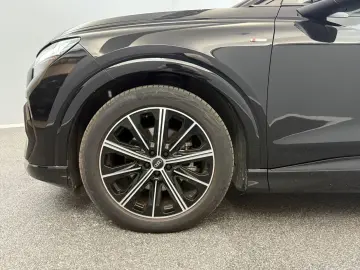 Q4 e-tron Sportback 35 e-tron S-LINE*VIRTUAL*LED
