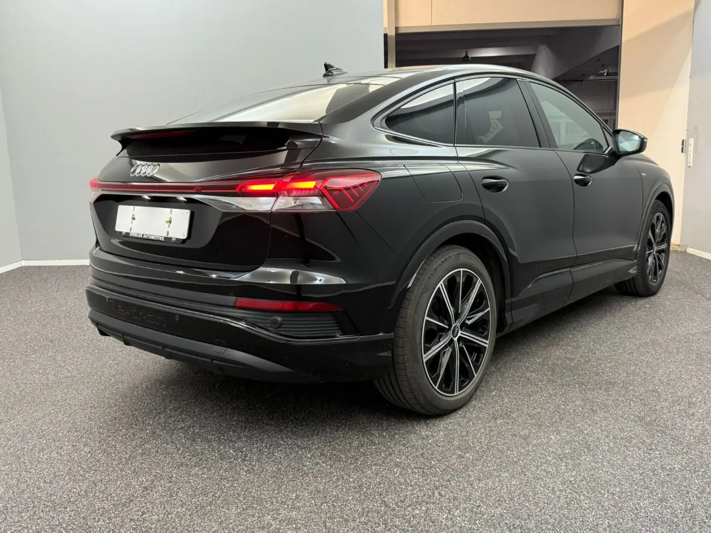 Q4 e-tron Sportback 35 e-tron S-LINE*VIRTUAL*LED