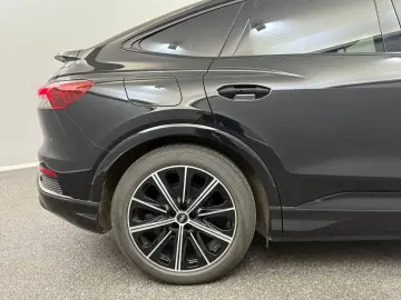 Q4 e-tron Sportback 35 e-tron S-LINE*VIRTUAL*LED
