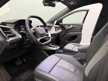 Q4 e-tron Sportback 35 e-tron S-LINE*VIRTUAL*LED