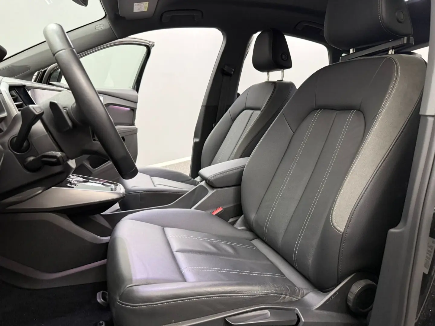 Q4 e-tron Sportback 35 e-tron S-LINE*VIRTUAL*LED
