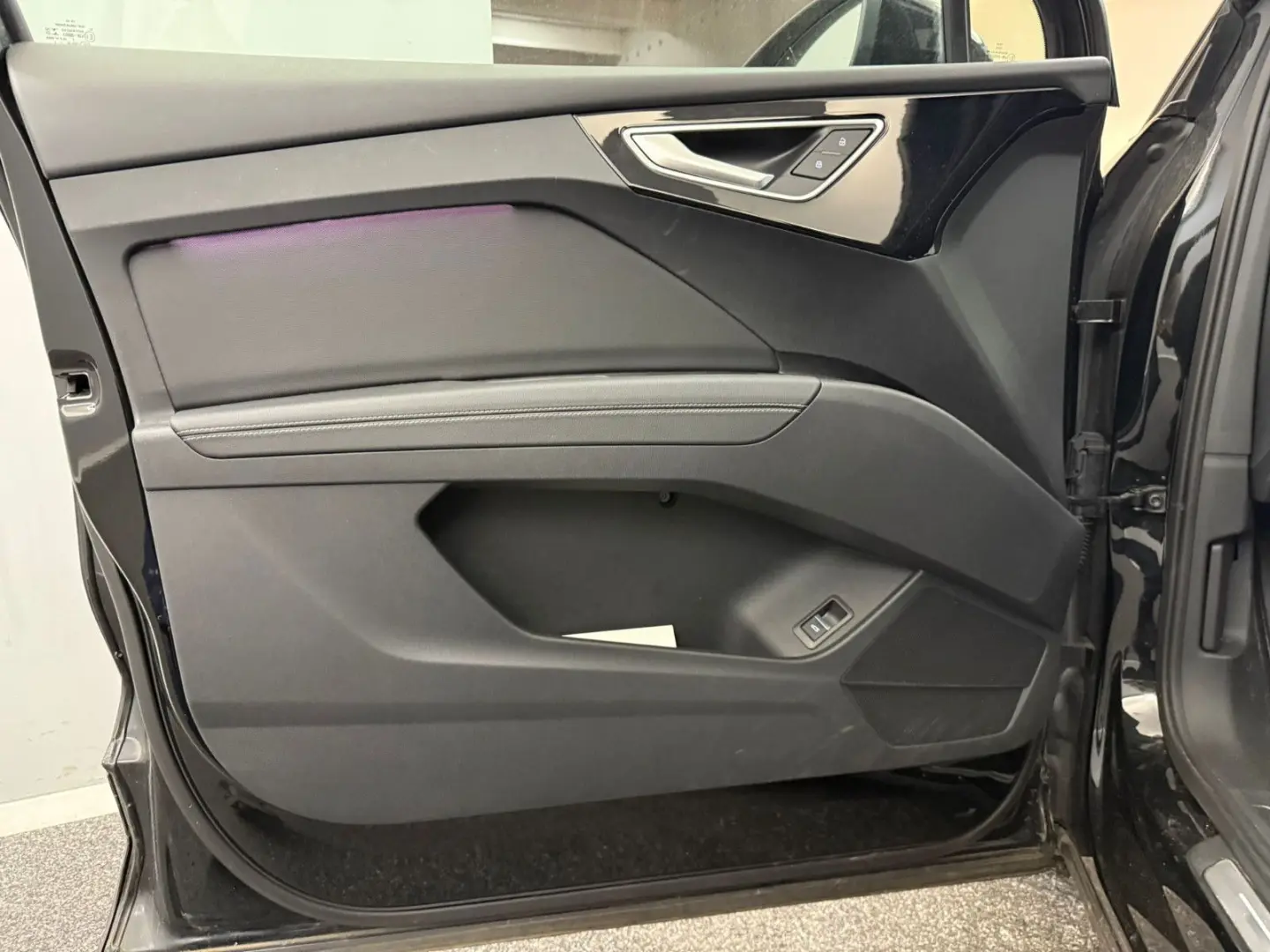 Q4 e-tron Sportback 35 e-tron S-LINE*VIRTUAL*LED