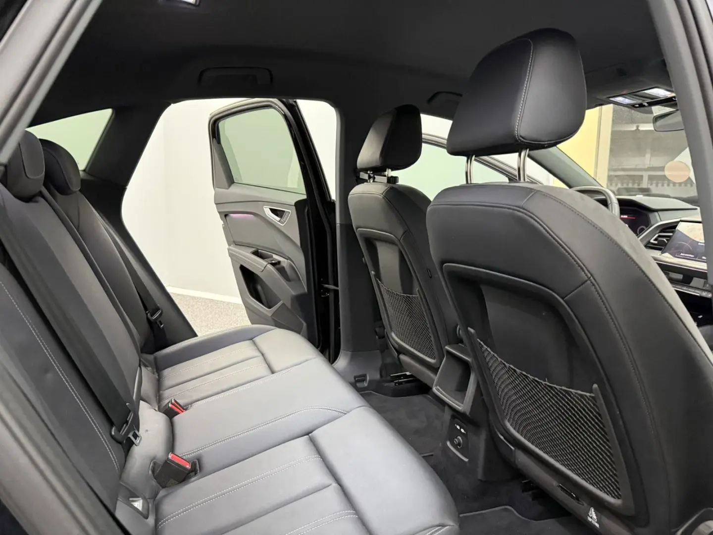 Q4 e-tron Sportback 35 e-tron S-LINE*VIRTUAL*LED