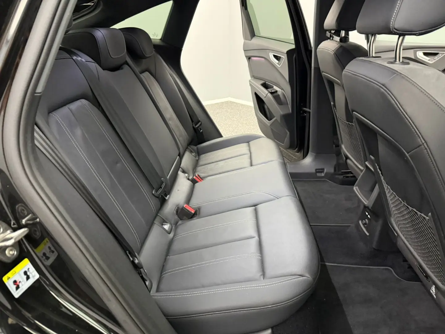 Q4 e-tron Sportback 35 e-tron S-LINE*VIRTUAL*LED