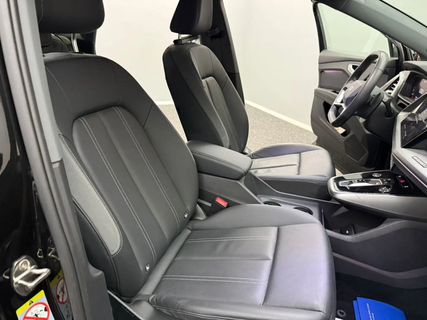 Q4 e-tron Sportback 35 e-tron S-LINE*VIRTUAL*LED