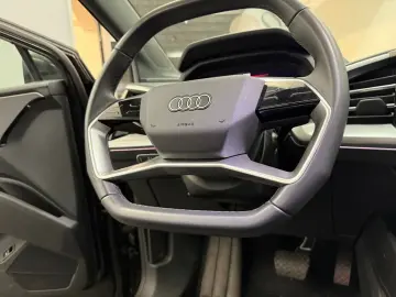 Q4 e-tron Sportback 35 e-tron S-LINE*VIRTUAL*LED