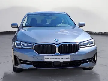 530e xDrive Limousine Driving Assistant Professi