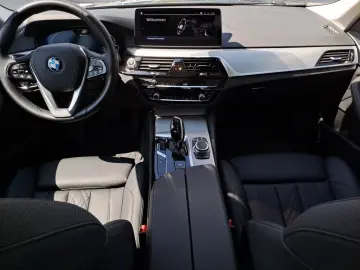 530e xDrive Limousine Driving Assistant Professi