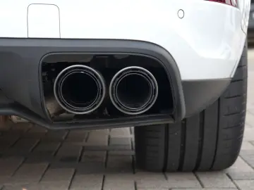 E-Hybrid Coupé SPORTDESIGN-ACC-LUFTF-PANO-BOSE