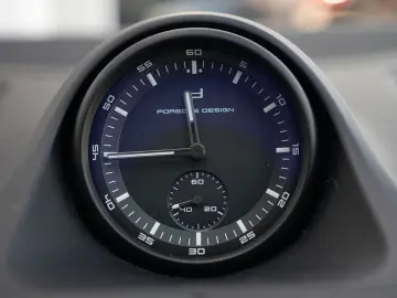 E-Hybrid Coupé SPORTDESIGN-ACC-LUFTF-PANO-BOSE