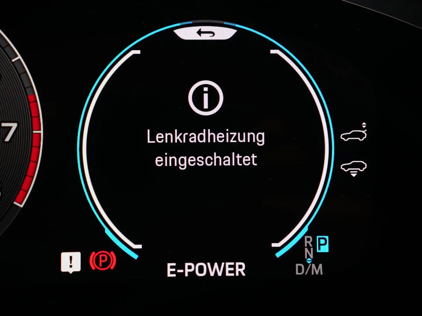 E-Hybrid Coupé SPORTDESIGN-ACC-LUFTF-PANO-BOSE