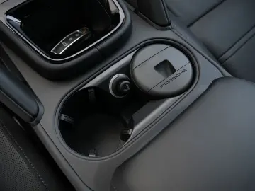E-Hybrid Coupé SPORTDESIGN-ACC-LUFTF-PANO-BOSE