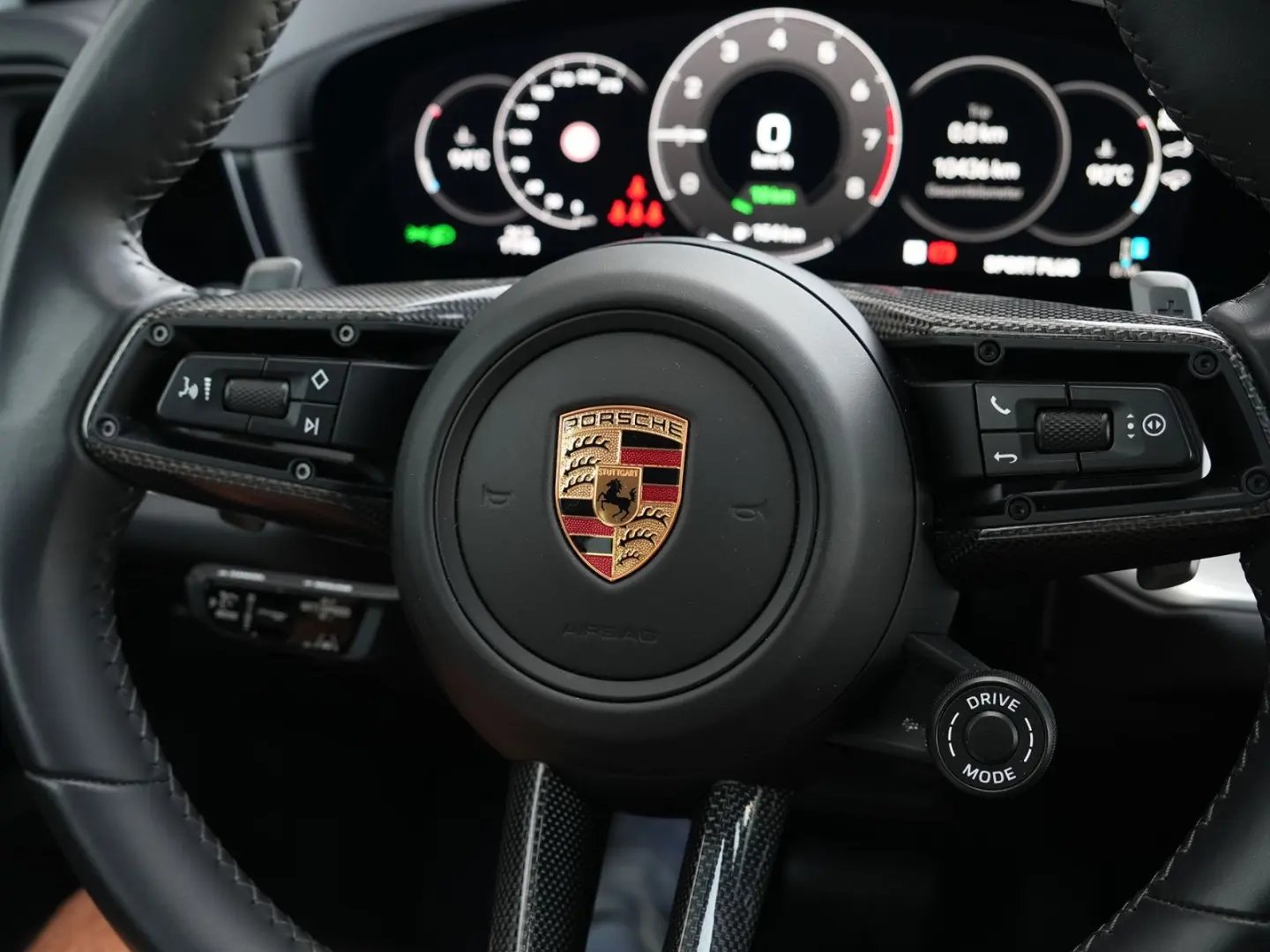 E-Hybrid Coupé SPORTDESIGN-ACC-LUFTF-PANO-BOSE