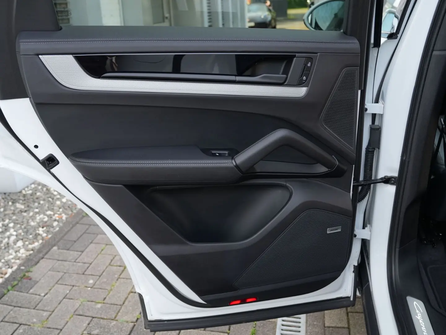 E-Hybrid Coupé SPORTDESIGN-ACC-LUFTF-PANO-BOSE