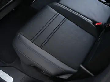 E-Hybrid Coupé SPORTDESIGN-ACC-LUFTF-PANO-BOSE