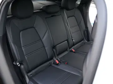 E-Hybrid Coupé SPORTDESIGN-ACC-LUFTF-PANO-BOSE