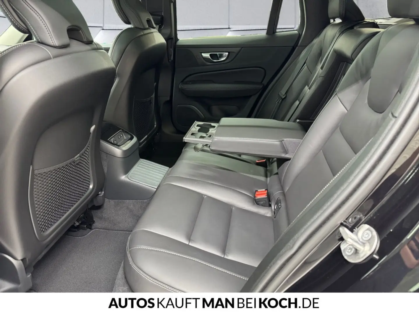 V60 T6 Plug-In AWD Plus Dark ACC BLIS AHK PANO